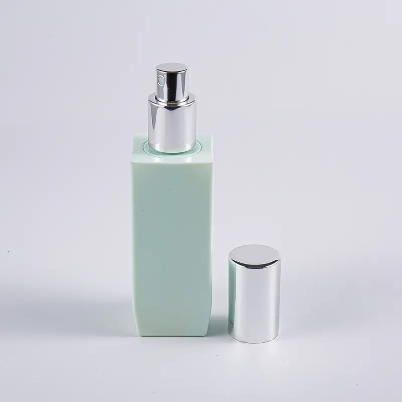Beberapa Pilihan Warna Bentuk Persegi 100ml Botol Lotion Dinding Tebal PETG Dengan Tutup Pompa Aluminium 